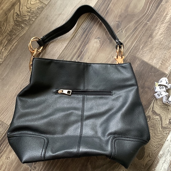 Marshallβs leather Shoulder Bag - Picture 4 of 13